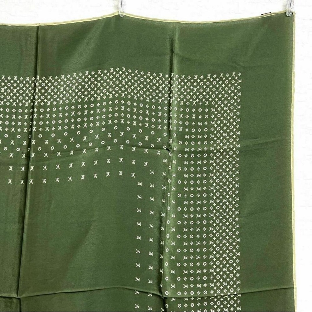 Authentic Louis Vuitton Scarf LV Logo Monogram Pattern 87 x 85cm From Japan